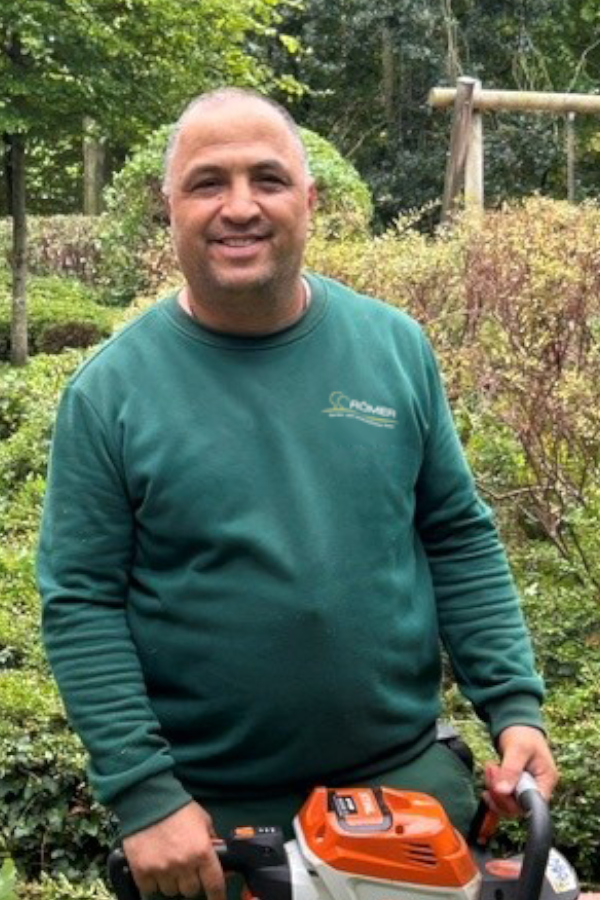 Römer Gartenbau Mehmet Facharbeiter Gartenpflege